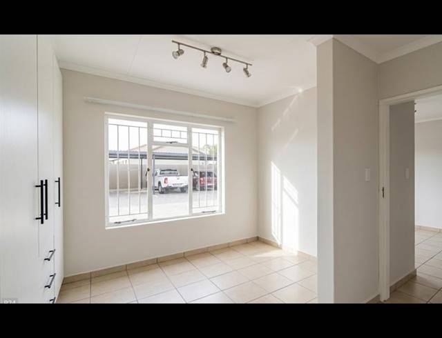 1 BEDROOM PROPERTY TO RENT IN RADIOKOP